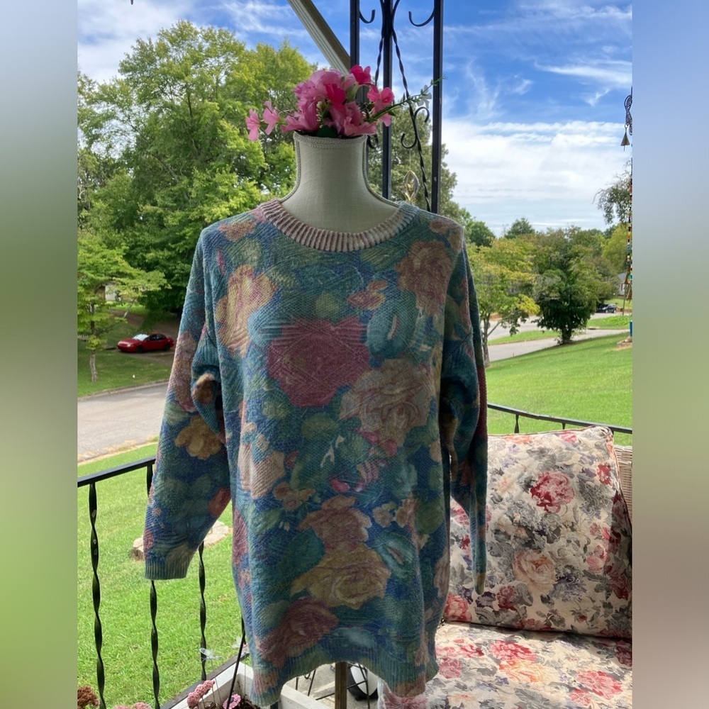 1990s Looking Good sweater